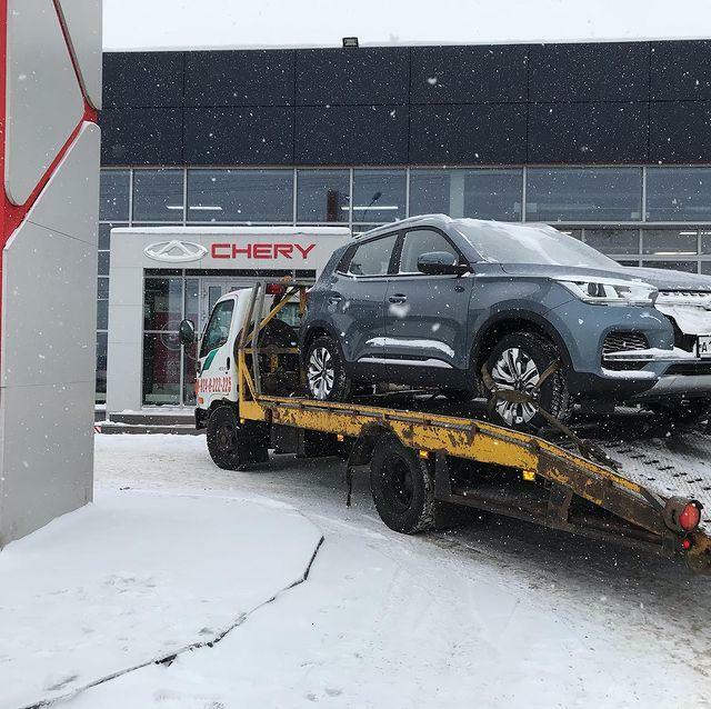 Фото эвакуатор с ломанной платформой